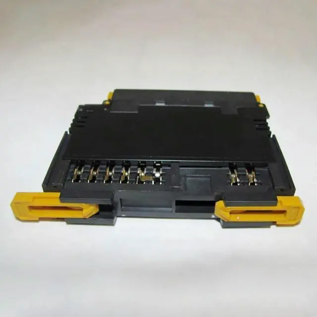 Alt view image 2 of 3 - DIGITAL INPUT UNIT PLC GRT1-ID4 Digital I/O Unit