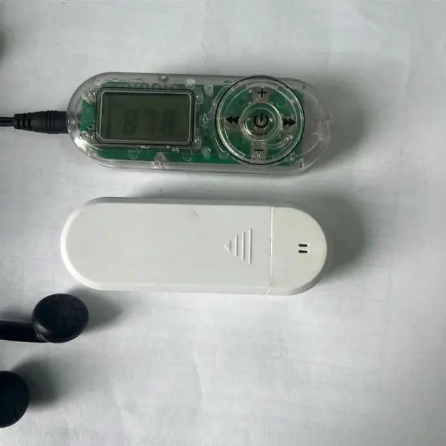 Alt view image 4 of 4 - FM Mini Pocket Digital Display Radio In-Ear Stereo Headphone Jack Hifi Stereo