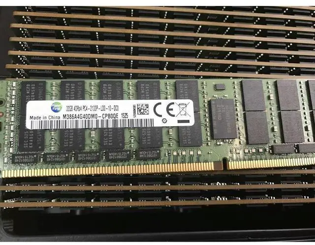 Alt view image 2 of 4 - 1 Pcs 32GB For 4DRX4 PC4-2133P REG M386A4G40DM0-CPB0Q Server Memory