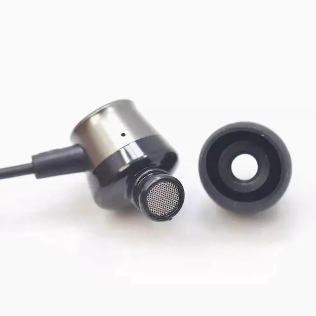 Alt view image 3 of 4 - Moto E6 Plus Novo in-ear wire control headphones SH38C44959 3.5MM