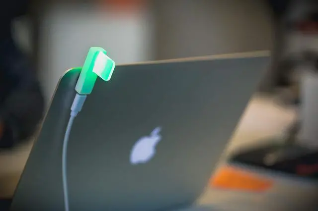 Alt view image 2 of 5 - LUXAFOR Flag LED USB Busy Light Indicator (59 inch USB-C Cable)