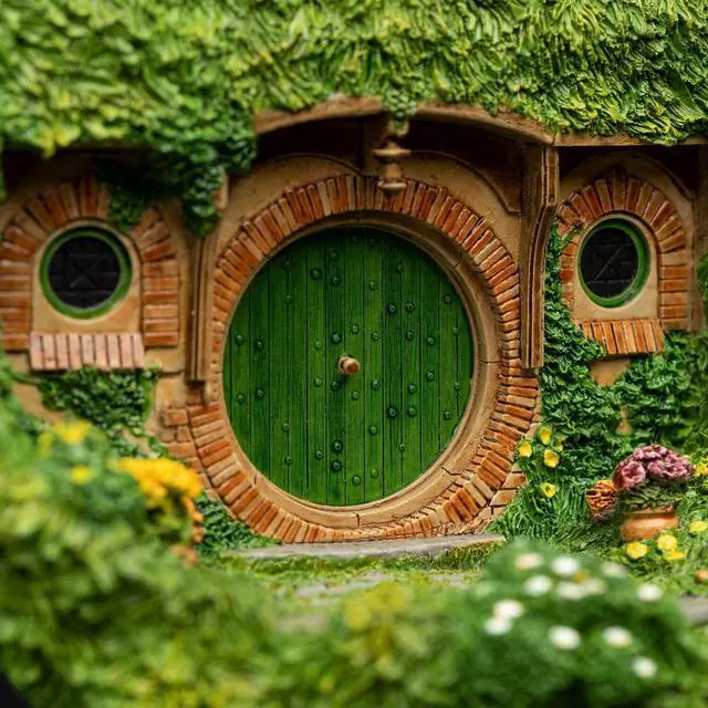 Alt view image 2 of 3 - Weta Workshop Polystone - The Lord of The Rings Trilogy - Hobbit Hole - Bag End