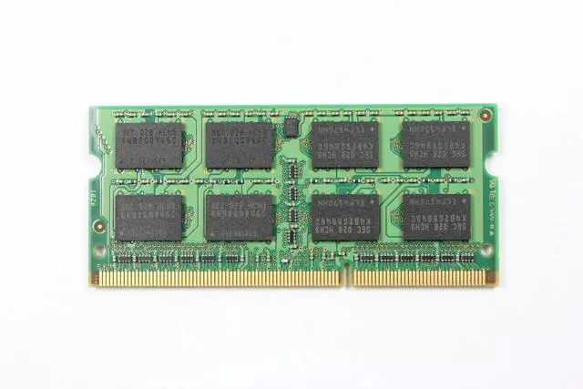 Alt view image 2 of 2 - Samsung M471B5273CH0-CH9 4gb Ddr3 1333mhz Pc3-10600 204-Pin Non-Ecc