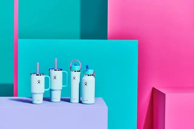 Alt view image 3 of 7 - 32 Oz Wide Flex Straw Cap Bottle - Insulated Stainless Steel - Wide Straw Lid Non Spill Leakproof in Polar Plunge