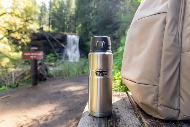 Alt view image 2 of 4 - Stainless King Vacuum-Insulated Drink Bottle 24 Ounce Midnight Blue