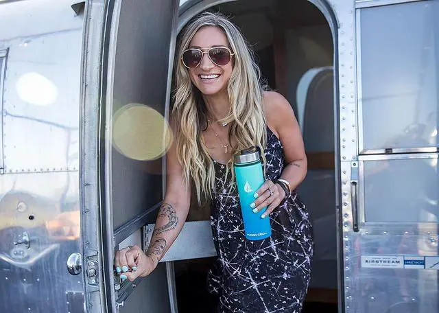 Alt view image 4 of 7 - Stainless Steel Insulated Water Bottle with Straw - For Cold & Hot Drinks - Metal Vacuum Flask with Screw Cap and Modern Leakproof Sport Thermos for Adults (Teal/Blue 24oz)