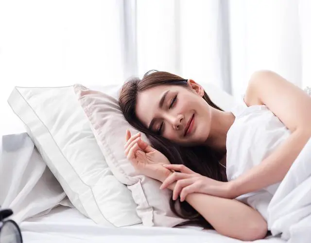 Alt view image 7 of 7 - Bed Pillows for Sleeping Queen Size (White) Set of 2 Cooling Hotel Quality Gusseted Pillow for Back Stomach or Side Sleepers