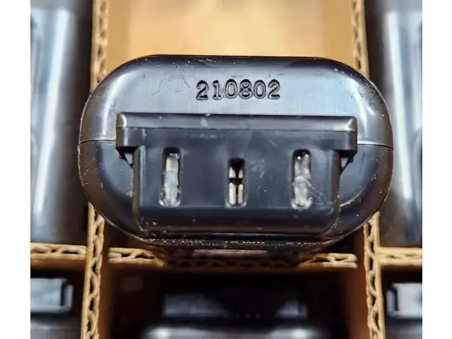 Alt view image 2 of 4 - Paslode 902654 Li-Ion 7.4V 2100mAh 16Wh Rechargeable Battery Pack for CFN325XP