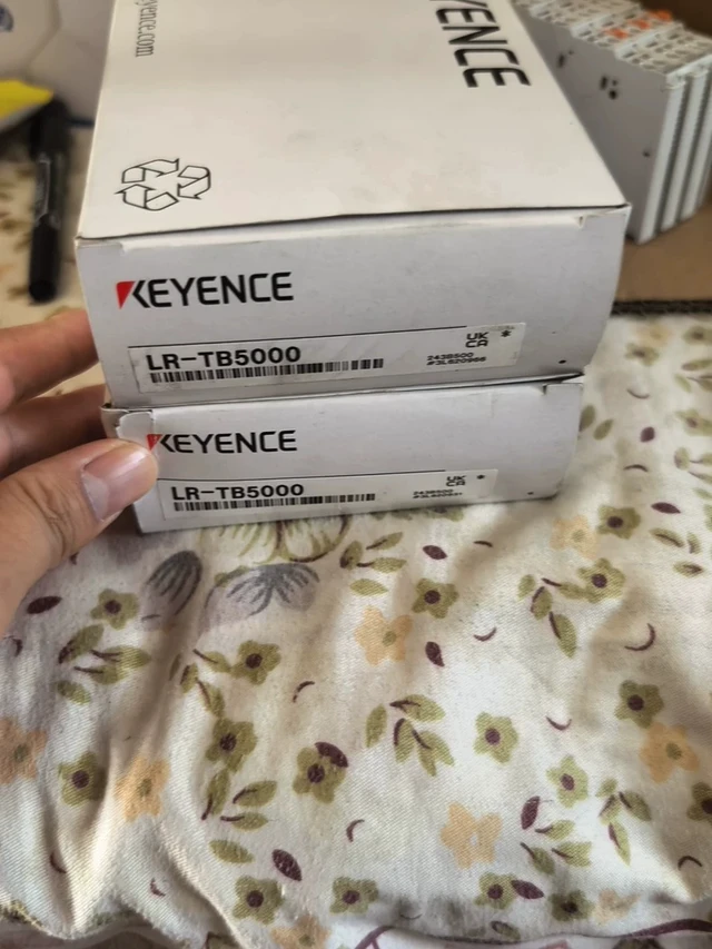 Alt view image 6 of 7 - 1PCS 100% New KEYENCE Laser Sensor LR-TB5000 Photoelectric Detection Sensor 20-30V DC LPS/50mA
