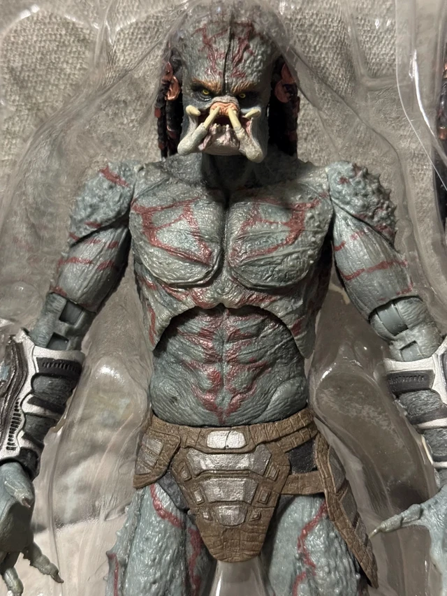 Alt view image 4 of 6 - Ultimate Predator Action Figure 7 Inch Scale Complete Accessories Set Collectible Sci-Fi Movie Model