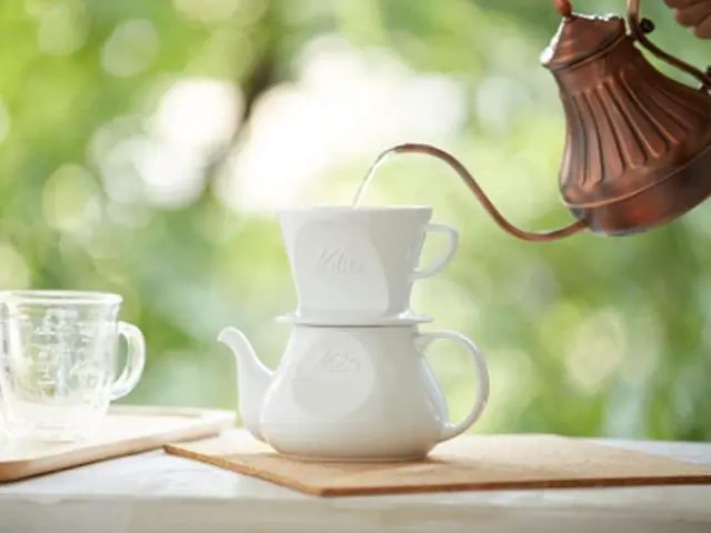 Alt view image 6 of 7 - Carita HASAMI & Kalita HA102#02010 Coffee Dripper Porcelain Hasami Ware for 2-4 People