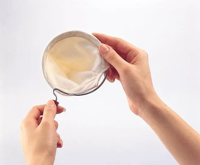 Alt view image 3 of 3 - Hario Woodneck Drip Pot, 480ml, Olive Wood