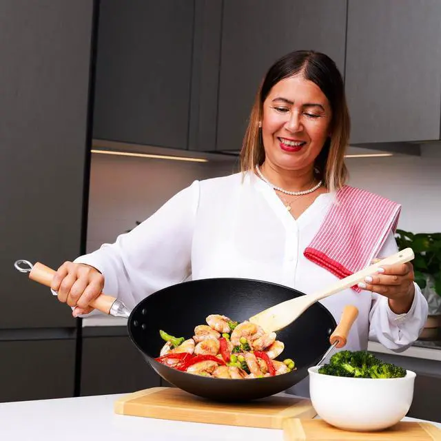 Alt view image 6 of 7 - Joyce Chen 23-0003, Lightweight Cast Iron Stir Fry, 11.5-Inch