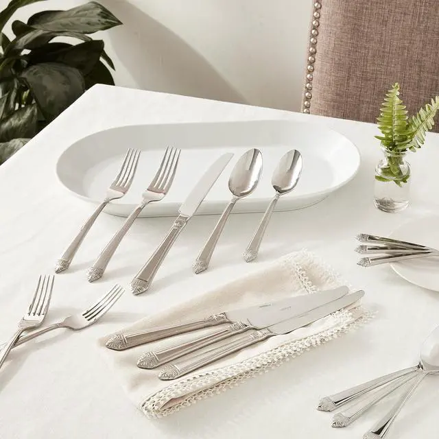 Alt view image 2 of 5 - Oneida Eave 20 Piece Everyday Flatware Set, Service for 4, 18/0 Stainless Steel, Silverware Set