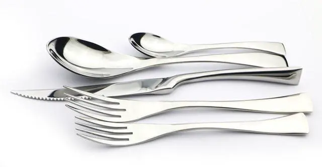 Alt view image 5 of 7 - 20-Piece 18/10 Stainless Steel Serrated Steak Knife Flatware Set, Service for 4