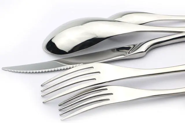 Alt view image 6 of 7 - 20-Piece 18/10 Stainless Steel Serrated Steak Knife Flatware Set, Service for 4