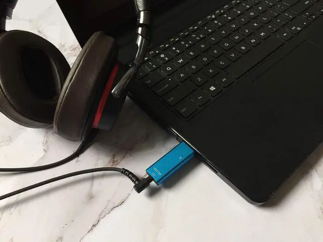 Alt view image 4 of 5 - Reiyin DA-02 DAC USB-A Digital to Analog Converter, 192khz 24bit USB to 3.5mm Audio Adapter with Analog and Optical Digital Output Mode - Blue