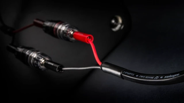 Alt view image 3 of 4 - AudioQuest 9.8' Q2 Full-Range 10' Speaker Cable w/SureGrip 100 Banana Connectors - Pair - 2 x Male Banana > 2 x Male Banana