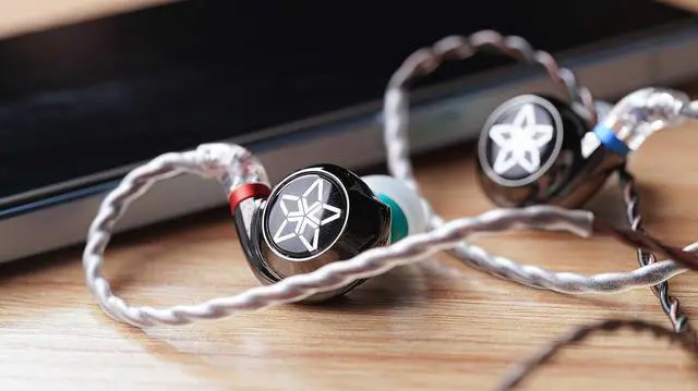 Alt view image 2 of 7 - FiiO FH11 Carbon Based Diaphragm in Ear Monitors