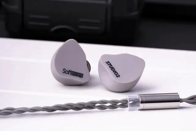 Alt view image 3 of 7 - Fanmusic Softears STUDIO2 HiFi 2 Balanced Armature Drivers Earphone in-Ear Headphone