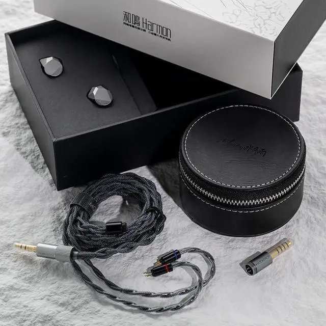 Alt view image 6 of 7 - Moondrop Harmon 10mm Dynamic Driver Earphone with 4.4mm Balanced 3.5mm Single-Ended Replaceable Plugs