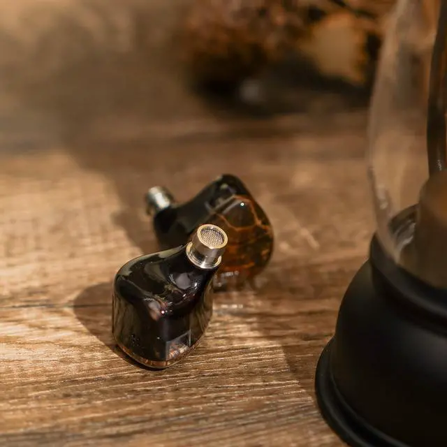 Alt view image 5 of 7 - HiFiGo DUNU x Gizaudio Da Vinci IEMs 2DD+4BA Hybrid Drivers in Ear Monitor, 5-Way Frequency Crossover HiFi Wired Earbuds with 3.5/4.4mm Detachable Cable for Musician Audiophile (Da Vinci)