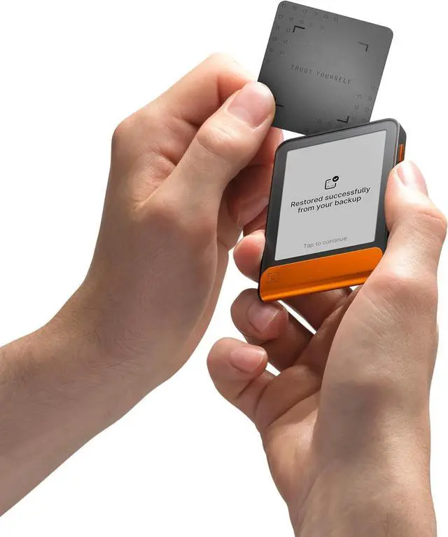 Alt view image 2 of 6 - Ledger Flex - Now Including Ledger Recovery Key - Discover The World's Most intuitive Hardware Wallet, Enhanced with a Quick, Easy Backup Access (Bitcoin Edition)