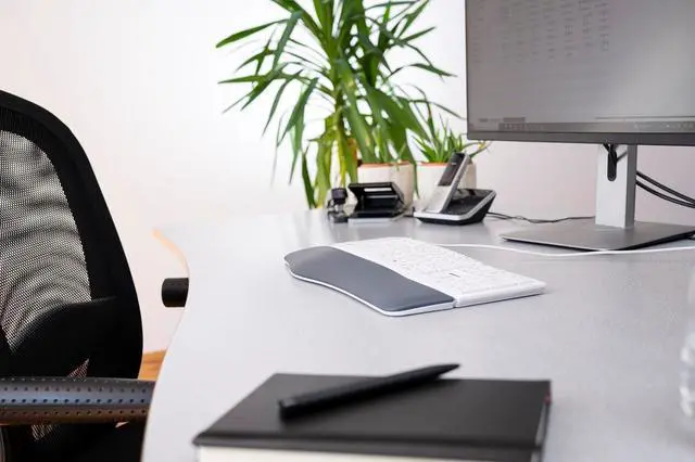 Alt view image 2 of 6 - CHERRY KC 4500 Ergo, Ergonomic Keyboard, German Layout (QWERTZ), Wired, Wrist Rest with Memory Foam, Curved Keypad, White/Grey