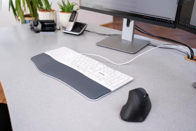 Alt view image 4 of 6 - CHERRY KC 4500 Ergo, Ergonomic Keyboard, German Layout (QWERTZ), Wired, Wrist Rest with Memory Foam, Curved Keypad, White/Grey