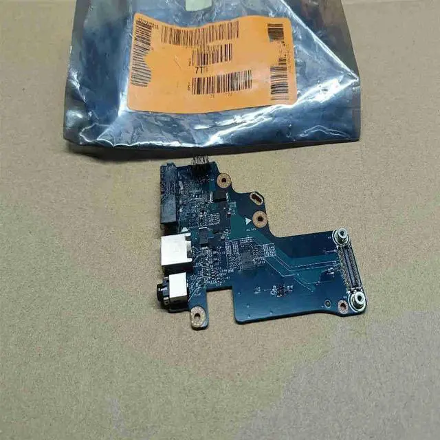 Main image of 07TRKR for E6530 USB VGA IO audio daughter board 7TRKR 7761P