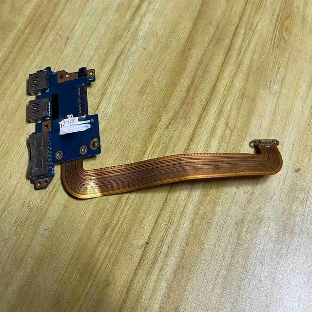 Main image of UX305CA for UX305CA_IO USB IO SD Card Reader Board