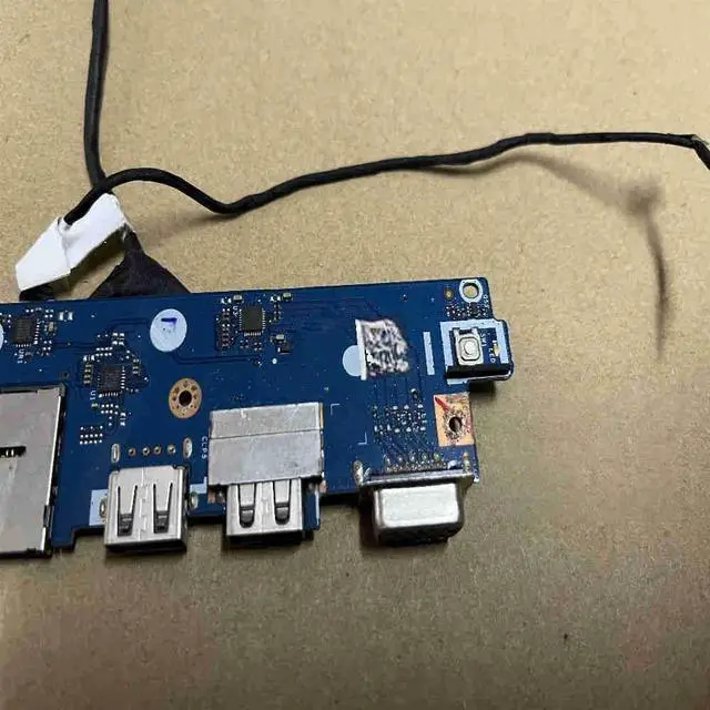 Main image of D821P for Series 15 5568 USB VGA motherboard and cable D821P 04T5M8
