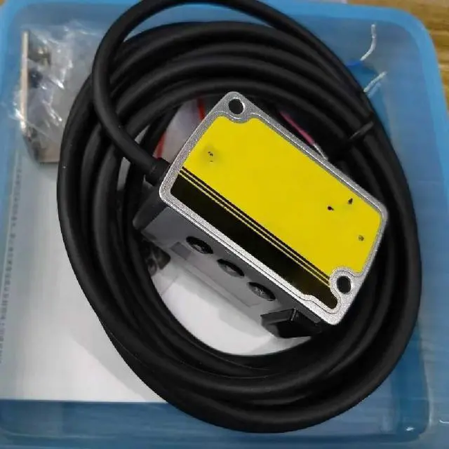 Main image of 0.01mm switch analog optical displacement distance sensor measuring distance thickness height sensor