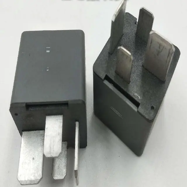 Main image of 3pcs/lot MR400709 automotive relay wide foot 4 pin
