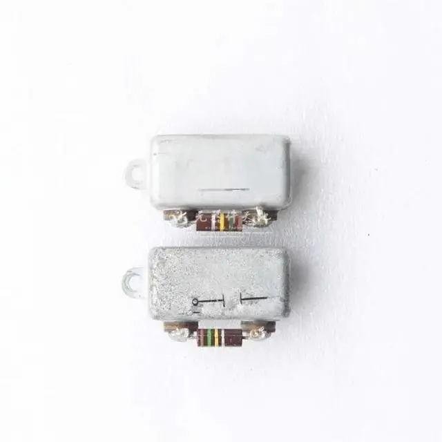 Main image of 8uf 350V electrolytic capacitor