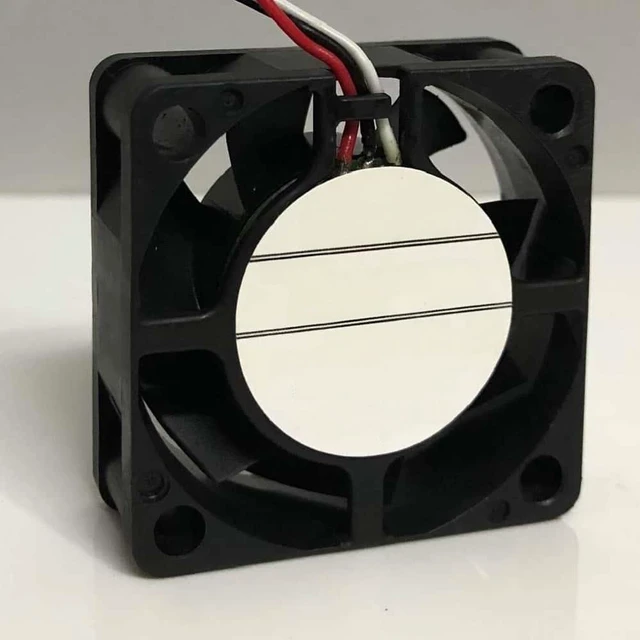 Main image of Suitable for 1606KL-01W-B49 L50 DC 5V 0.21A 40x40x15mm three-line server cooling fan.