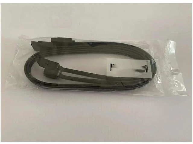 Main image of 10 SATA 3.0 and SATA3 6Gb/s SSD data cables, part number: 14013-00024100, 2.5-inch/3.5-inch sealed packaging.