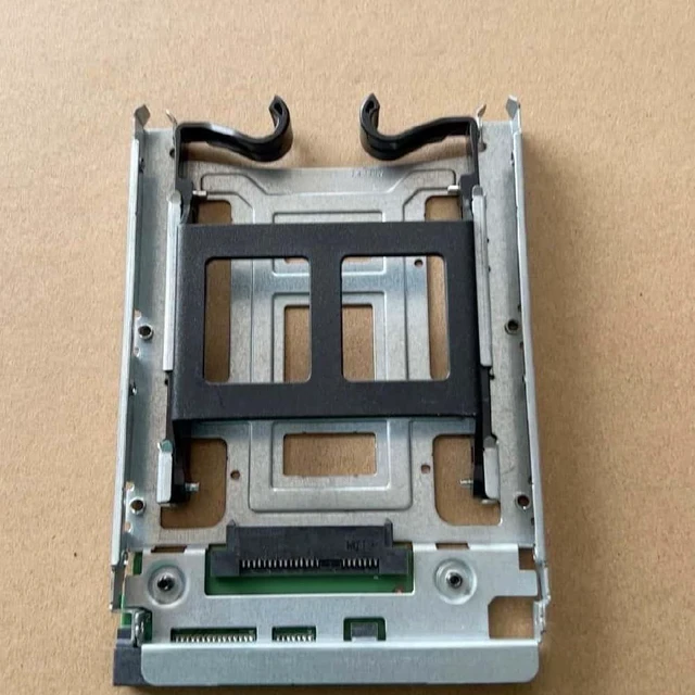 Main image of Brackets for Z440, Z620, 640, Z820, 840, and Z8G4 motherboards, supporting 2.5-inch to 3.5-inch SSDs, models 668261-001 and 668261-002.