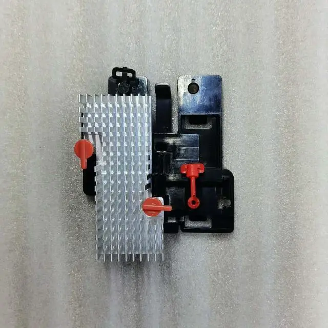 Main image of 1 set of 02CW373 M.2 SSD bracket kit II 4XF0U53614 for M910s, M910t, M920t, M920s, M420, M428, M435, with 2CW373 heatsink.