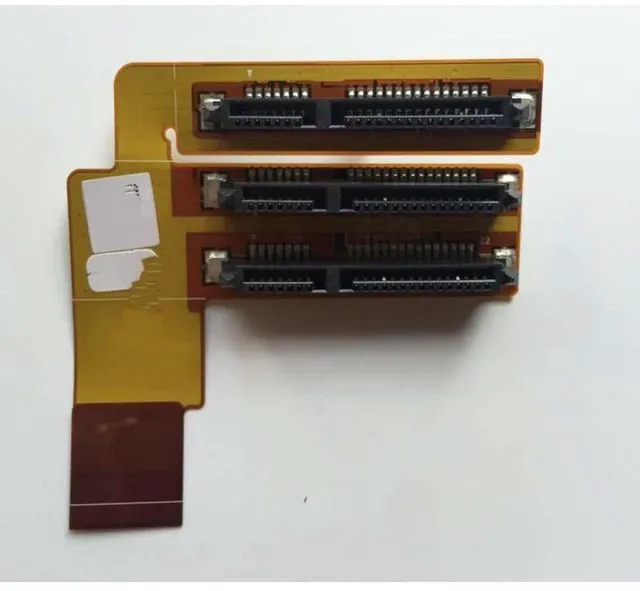 Main image of M9T51 0M9T51 QBR10 LF-8323P connector for M18x SATA hard drive adapters