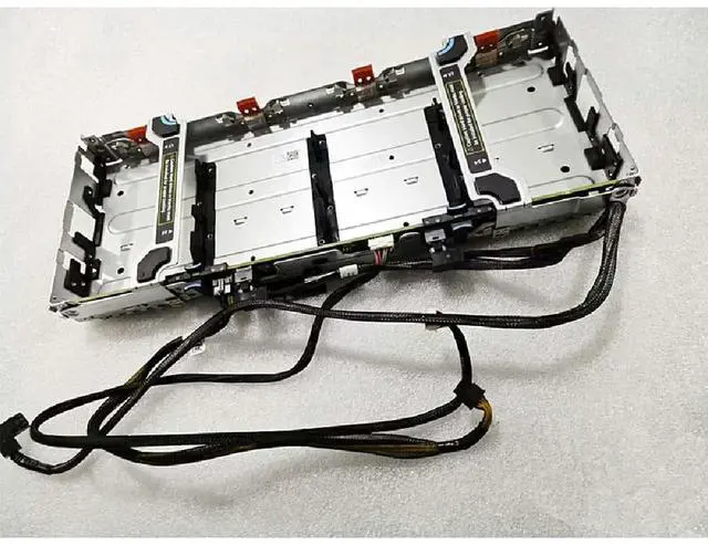 Main image of 4x 3.5-inch SAS hard drive expansion internal storage chassis 04FHR4 for R730xd, including cables.