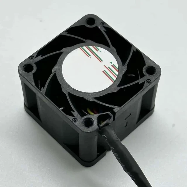 Main image of MGT4012WB-W28 DC 12V 1.2A 40x40x28mm Four-wire cooling fan