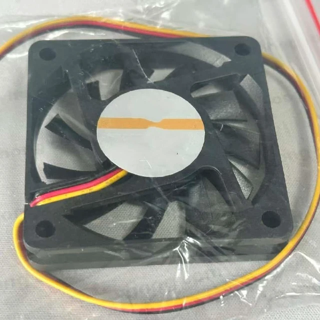 Main image of FD126010HB DC 12V 0.24A 3-wire 60X60X10mm Server Cooling Fan