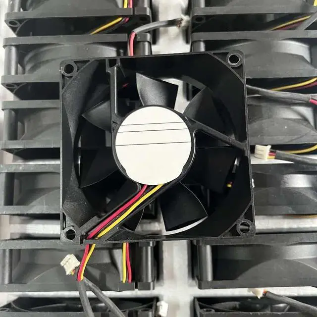 Main image of 08G12DS CC1 DC 12V 0.18A 80x80x25mm Three-line chassis cooling fan
