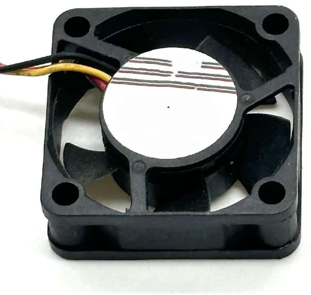 Main image of MGT3005ZB-R10 DC 5V 0.20A 30x30x10mm Three-line server cooling fan