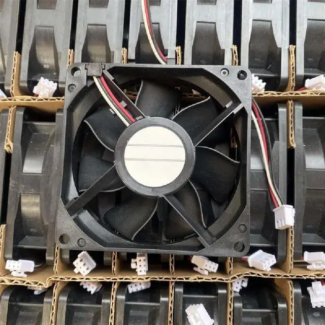 Main image of 08025SA-12N-ET DC 12V 0.18A 80x80x25mm Three-line chassis cooling fan
