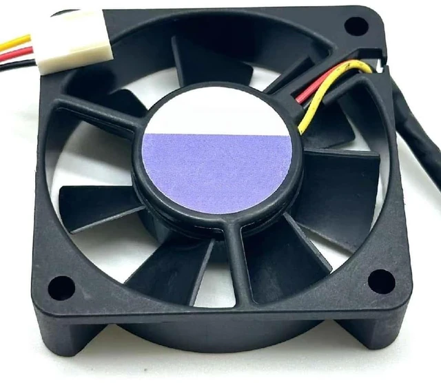 Main image of KDE1206PHB1 DC 12V 2.6W Three-wire 60x60x15mm Server Cooling Fan