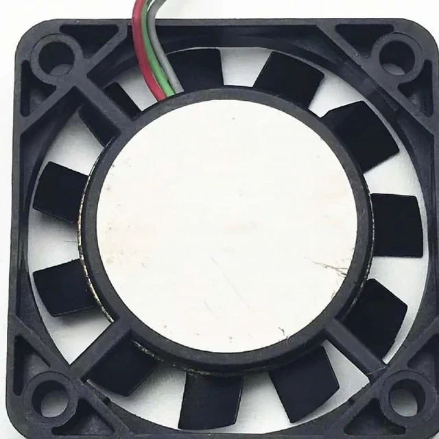 Main image of F4006AP-05QSV F4006AP-05QSW DC 5V 0.11A 40x40x07mm Three-wire cooling fan