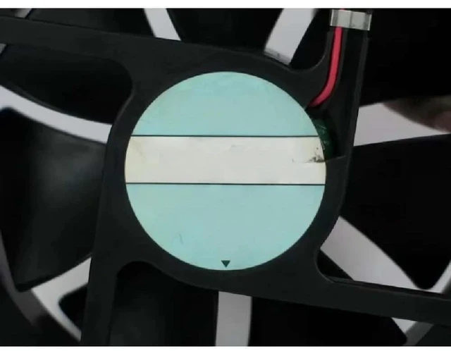 Main image of 4715KL-04T-B30 Server Cooling Fan DC 12V 0.72A 120x120x38mm 2-pin
