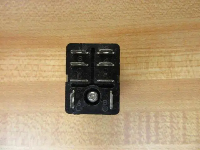 Main image of 3 Pack of TE CONNECTIVITY/Potter & BRUMFIELD K10P-11A15-24 Power Relay, DPDT, 24VAC, 15A, Plug in